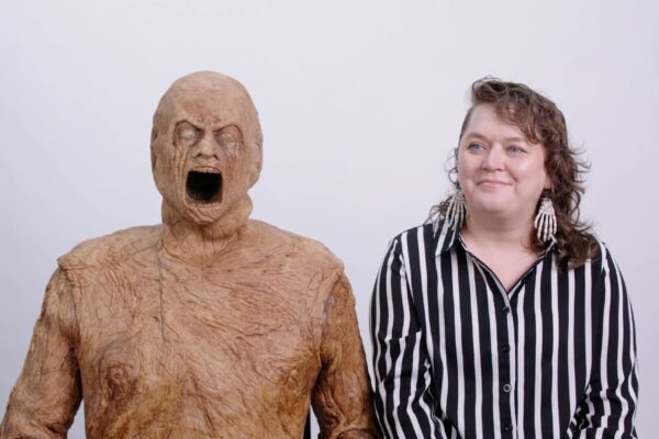 Oddity’s Damian McCarthy revela los orígenes de su Hombre de Madera El Hombre de Madera y Kristy Puchko en el estudio de Mashable.