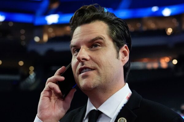 Video viral muestra a Matt Gaetz burlándose de Kevin McCarthy en el suelo de la RNC Viral Video Shows Matt Gaetz Taunting Kevin McCarthy On RNC Floor