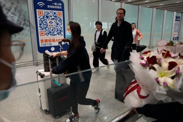 China incrementa la exención de visa para ciudadanos de 9 países adicionales para potenciar su economía. China amplía entrada sin visa a ciudadanos de otros 9 países para impulsar su economía