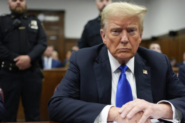 El caso de soborno de Trump aplazado indefinidamente. Trump hush-money case sentencing delayed indefinitely