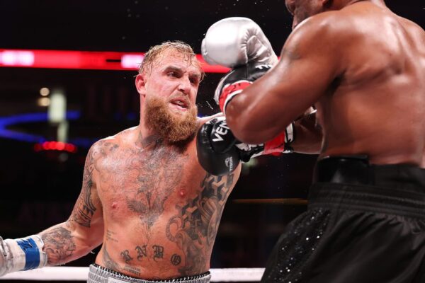 La pelea de Jake Paul contra Mike Tyson en Netflix fue un gran momento para Bluesky. Jake Paul and Mike Tyson fight during LIVE On Netflix: Jake Paul vs. Mike Tyson at AT&T Stadium on November 15th, 2024, in Arlington, Texas.