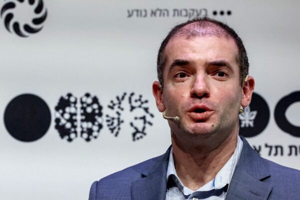 El cofundador de OpenAI, Ilya Sutskever, predice el fin del preentrenamiento en IA. ISRAEL-SCIENCE-TECHNOLOGY-AI