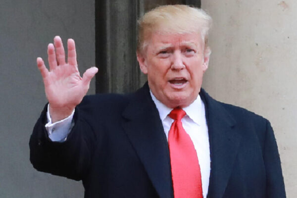 Trump dice que Rusia abandonó a Assad en Siria, nunca debió haber estado involucrada. Trump says Russia abandoned Syria's Assad, never should have been involved