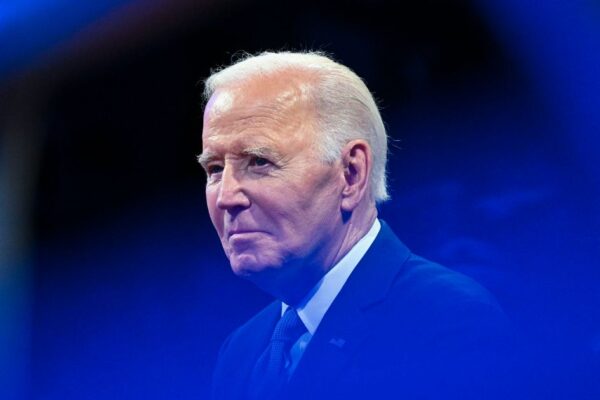 Biden No Hará Cumplir la Prohibición de TikTok, Dejando el Destino de la App en Manos de Trump Biden Won't Enforce TikTok Ban, Leaving Fate Of App To Trump
