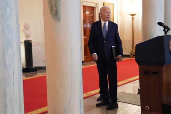 Biden ofrecerá un discurso de despedida desde la Oficina Oval mientras se prepara para ceder el poder a Trump. Biden To Give Farewell Address From Oval Office As He Prepares To Cede Power To Trump