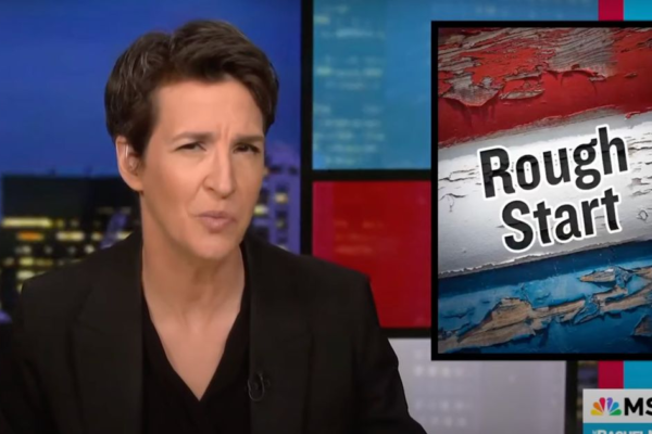 “Bueno, Vaya, Eso No Ocurrió”: Maddow Expone las Promesas Incumplidas de Trump en Español 'Well, Gee, That Didn't Happen': Maddow Lays Out Trump's Already-Broken Promises