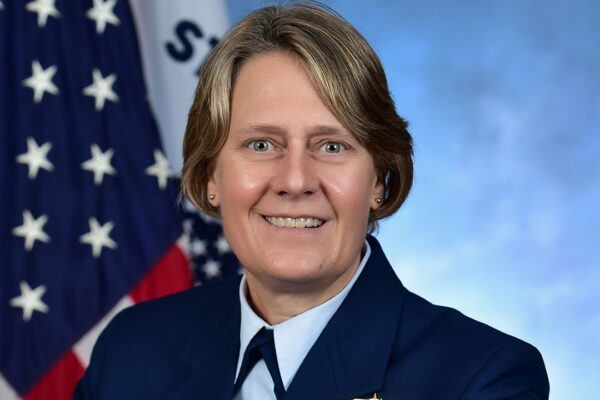 Comandante de la Guardia Costera destituido por fallas en la frontera y enfoque en DEI: fuente Coast Guard commandant terminated over border lapses, DEI focus: source
