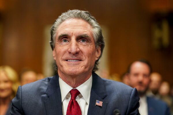 El Senado se prepara para la votación de confirmación de Doug Burgum, el candidato de Trump para dirigir el Interior. Senate set for confirmation vote on Doug Burgum, Trump’s pick to lead the Interior