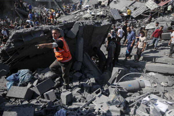 El estudio afirma que el número estimado de muertos en Gaza podría haber pasado por alto 25,000 muertes. Estimated Gaza Toll May Have Missed 25,000 Deaths, Study Says