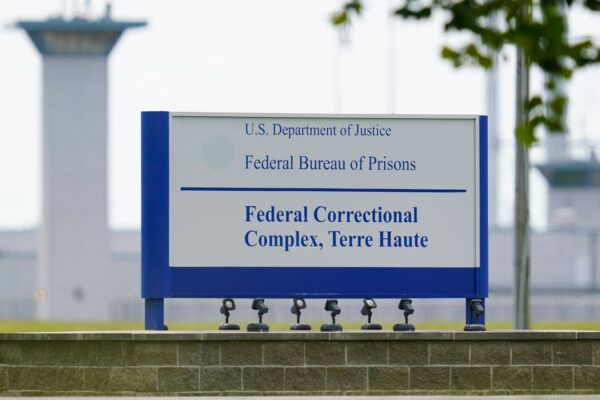 El medicamento utilizado en las ejecuciones federales puede causar “dolor y sufrimiento innecesarios”, dice el DOJ. Drug Used In Federal Executions May Cause 'Unnecessary Pain And Suffering,' DOJ Says