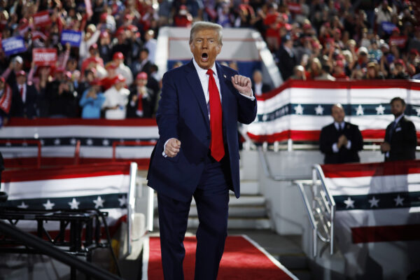 El periódico local de Donald Trump ridiculiza el plan de deportación masiva. Trump