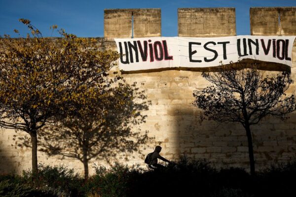 Francia Quiere Procesar al Fundador del Sitio de Chats Relacionado con las Violaciones de Pelicot France Wants to Prosecute the Founder of Chat Site Linked to Pelicot Rapes