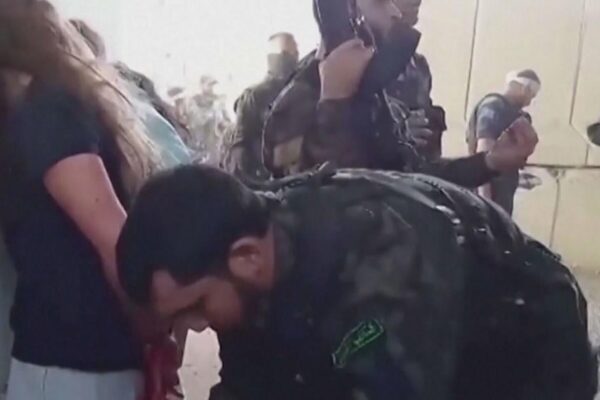 Hamas se prepara para liberar más rehenes como parte del acuerdo de alto el fuego. Hamas set to release more hostages as part of ceasefire deal