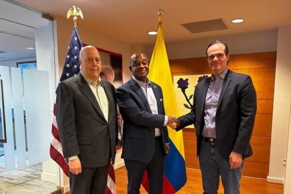 La Cancillería de Colombia informa sobre la normalización del servicio de visas con Estados Unidos. Cancillería de Colombia anuncia normalización de servicio de visas con EEUU