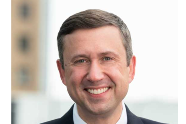 La candidatura de Ken Martin de Minnesota a la presidencia del DNC recibe más respaldos públicos. Minnesotan Ken Martin's bid to be DNC chair gains more public endorsements