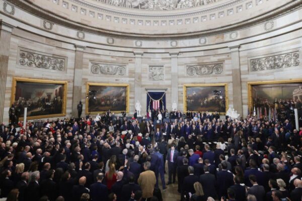 La ceremonia de inauguración de Trump en el Capitolio en 2025 Trump's 2025 inauguration ceremony at the Capitol