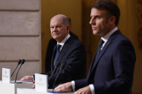 Líderes de Francia y Alemania se reúnen para discutir las amenazas arancelarias de Trump. Líderes de Francia y Alemania se reúnen para analizar amenazas arancelarias de Trump