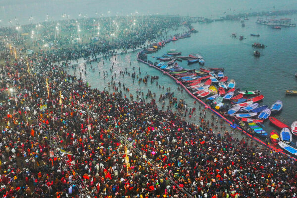 Maha Kumbh Mela: Comienza la Mayor Convocatoria del Mundo en India Maha Kumbh Mela: World’s Largest Gathering Begins in India