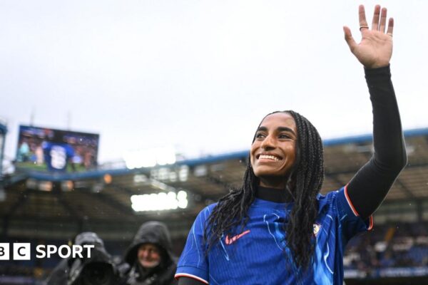 Naomi Girma: Chelsea firma a la defensa estadounidense por un precio récord mundial. Kyran Bracken and Jack Bracken
