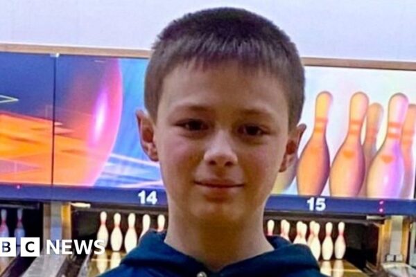 Niño de 12 años asesinado en apuñalamiento en Hall Green era ‘adorado’ Boy, 12, killed in Hall Green stabbing was 'adored'