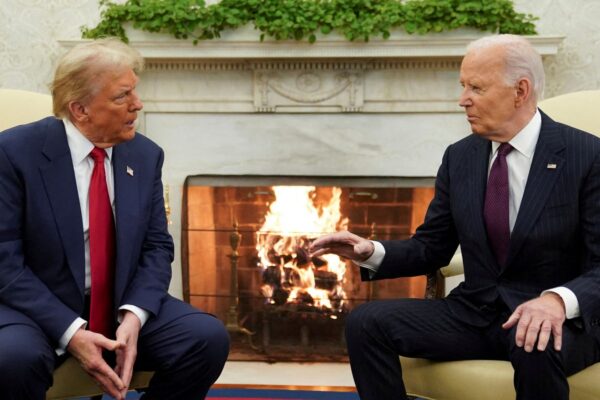 Trump hace lo posible por socavar a Biden mientras el presidente saliente intenta pulir su legado | Noticias de EE. UU. President Joe Biden meets with president-elect Donald Trump in the Oval Office of the White House, 13 Nov, 2024, in Washington. Pic: Reuters