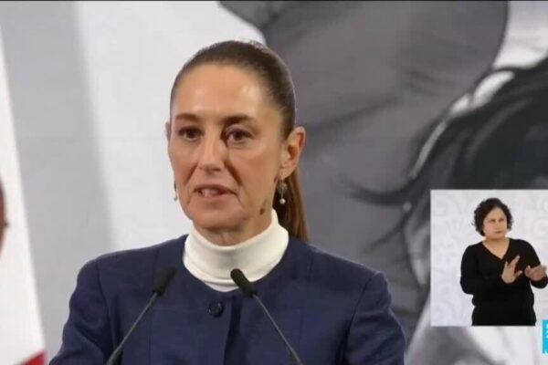 Trump suspende aranceles a México mientras Sheinbaum acuerda enviar 10,000 tropas a la frontera con EE. UU. Trump pauses Mexico tariffs as Sheinbaum agrees to send 10,000 troops to US border