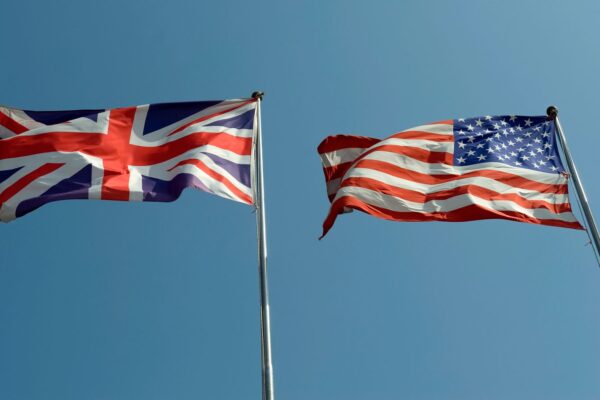Aranceles de Trump: Cómo el Reino Unido se encuentra en una posición sólida en el comercio con EE. UU. | Noticias Económicas Trump tariffs: How the UK finds itself in a strong position on US trade | Money News