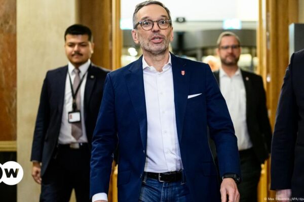 Colapsan las negociaciones de la coalición del partido de extrema derecha de la libertad – DW – 12/02/2025 Far-right Freedom Party coalition talks collapse – DW – 02/12/2025