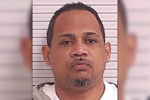 Hombre jamaiquino en EE. UU. de manera ilegal arrestado en Florida por delitos sexuales involucrando a un adolescente. Jamaican man illegally in US arrested in Florida for sex crimes involving teen