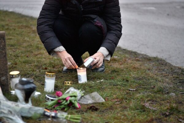 La Policía de Suecia descarta motivos ideológicos en el tiroteo masivo en una escuela. La Policía de Suecia descarta el móvil ideológico en el tiroteo masivo en una escuela