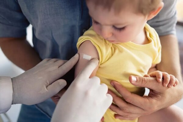 MAHA y la confirmación de RFK Jr. colocan las vacunas MMR para niños en el centro de atención. MAHA, RFK Jr. confirmation puts MMR childhood vaccines in spotlight