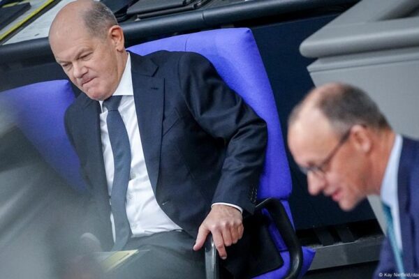 Scholz considera un caso legal sobre una reclamación de racismo – DW – 13/02/2025 Scholz floats legal case over racism claim – DW – 02/13/2025