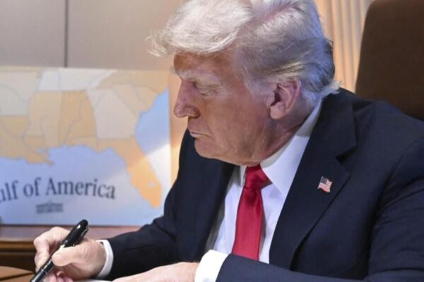Trump exige a AP que use “Golfo de América” o perderá acceso a eventos en la Casa Blanca Trump demands AP use "Gulf of America" or lose access to White House events